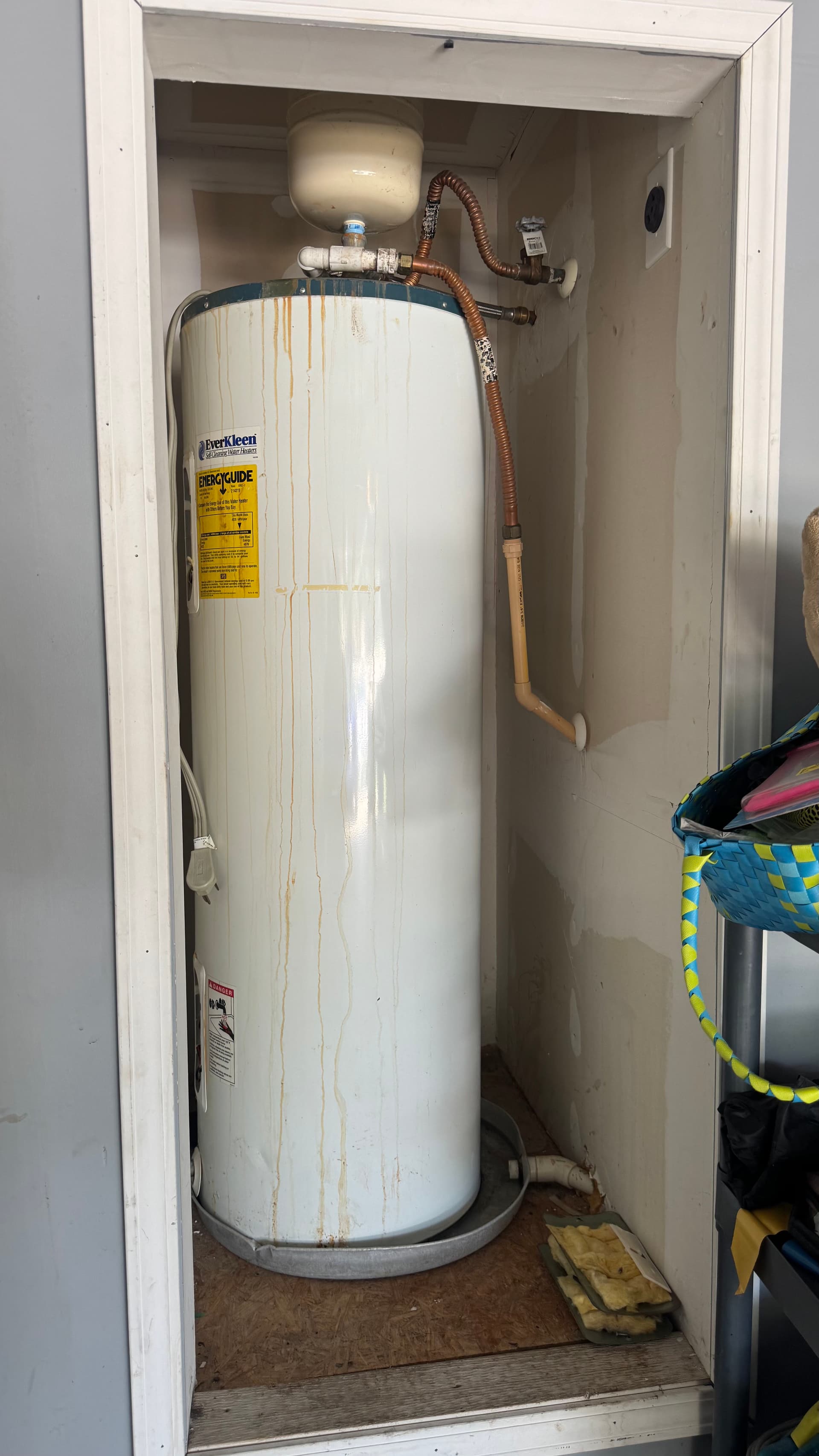 Leaking Water Heater Replaced in New Braunfels