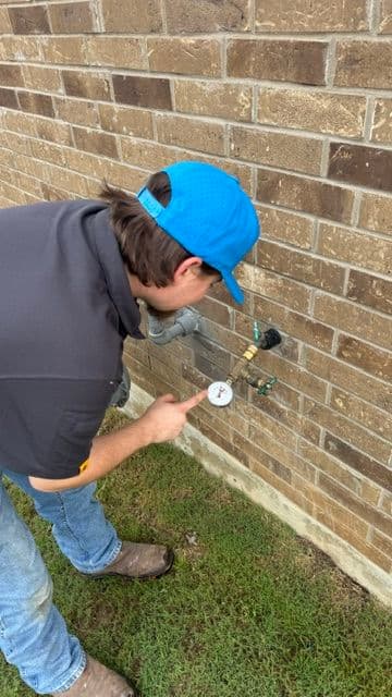 Blog post What is considered high water pressure? A Texas homeowenrs guide image